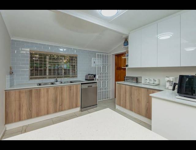 4 BEDROOM HOUSE FOR SALE IN RACEVIEW